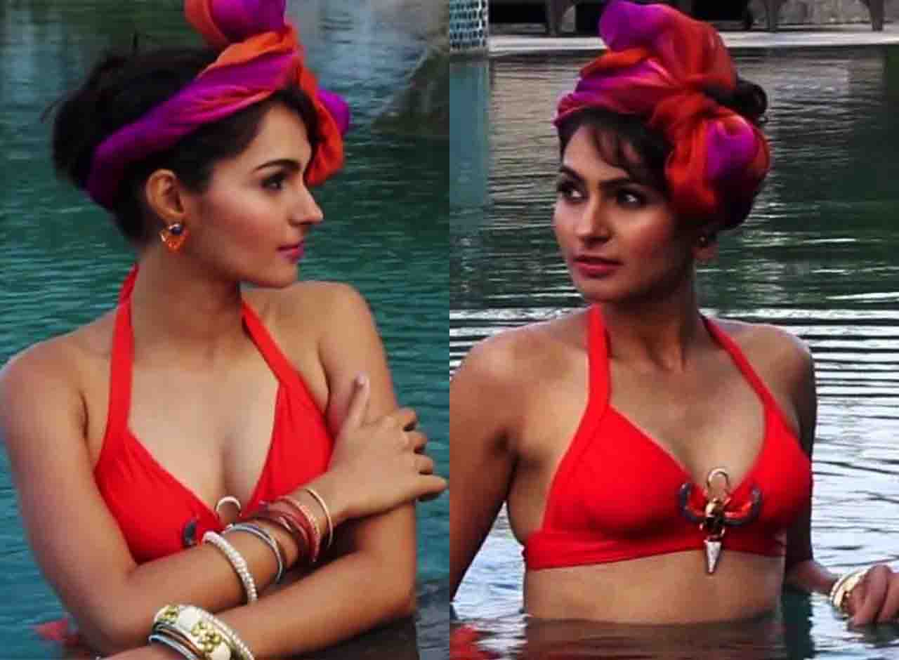 Andrea Jeremiah Sizzling Hot in Swimsuit
