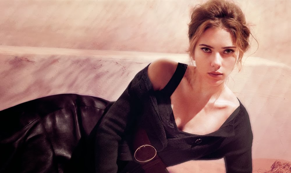 Hot photos of Scarlett Johansson in Black