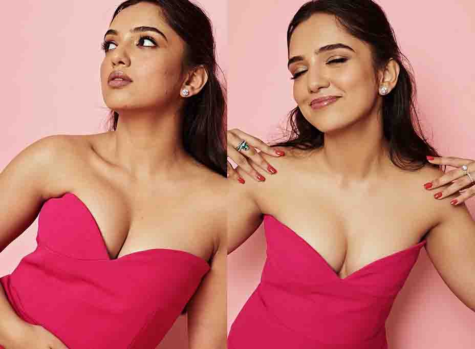Ahsaas Channa’s Bold Looks in Shoulder less Pink Gown at  IWMBuzz Digital Awards 2022 Flaunting deep cleavages